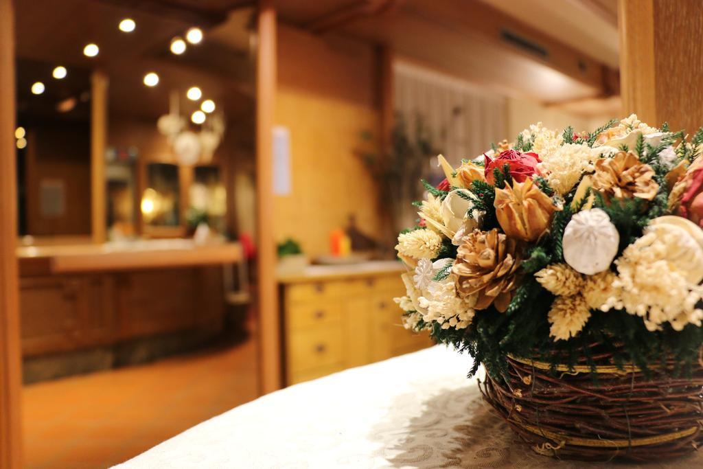 Hotel Vittoria Folgaria Bagian luar foto